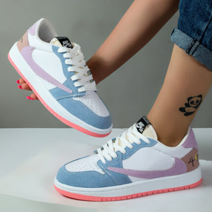 کتونی اسپرت زنانه مدل نایک تراویس رنگ سفید آبی روشن کد 99892