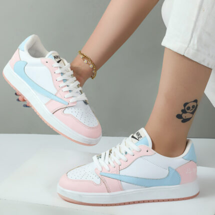 کتونی اسپرت زنانه مدل نایک تراویس رنگ سفید صورتی کد 99894