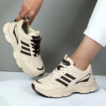 کتونی اسپرت زنانه مدل آدیداس فشیون رنگ کرم قهوه ای کد 55120