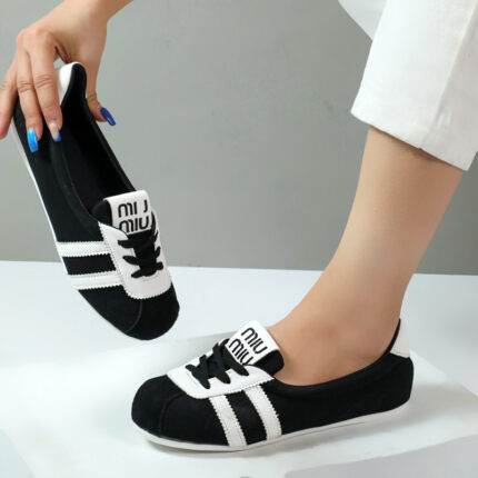 کالج زنانه مدل میومیو رنگ مشکی سفید کد 65112