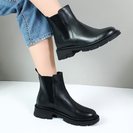 نیم بوت زنانه رنگ مشکی مدل نیم کش موکا کد 65450