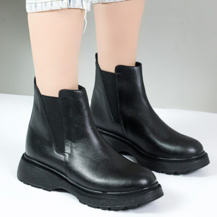 نیم بوت زنانه رنگ مشکی طرح چرم مدل 702 نیم کش کد 45654