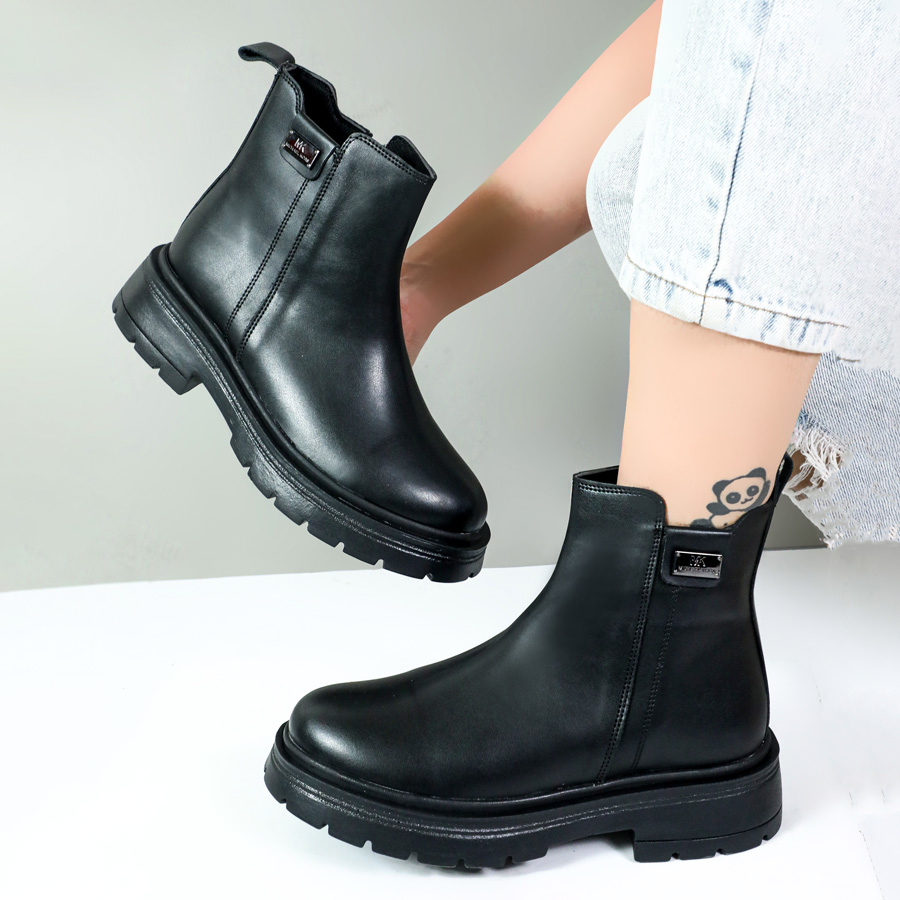 نیم بوت زنانه رنگ مشکی طرح چرم مدل میلان زیپ دار ضد آب کد 55648 نیم بوت زنانه رنگ مشکی طرح چرم مدل میلان زیپ دار ضد آب کد 55648