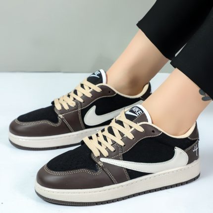 کتونی اسپرت زنانه مدل نایک تراویس رنگ مشکی قهوه ای  کد 099898