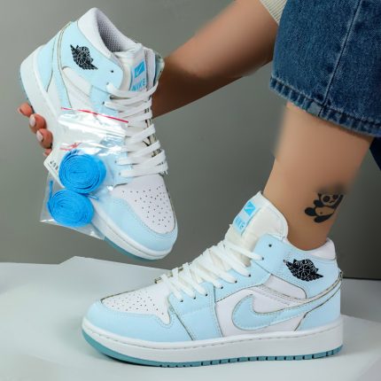 کتونی ساقدار زنانه مدل جردن ایر وان jordan air رنگ سفید آبی کد 004460