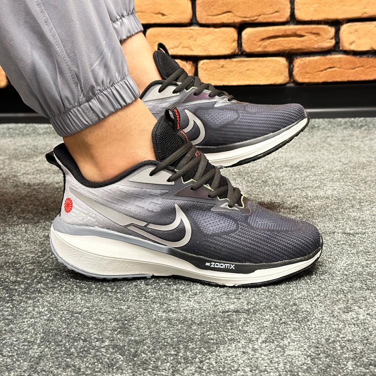 کتونی اسپرت مردانه مدل نایک nike zoomx رنگ مشکی سفید کد 8816 کتونی اسپرت مردانه مدل نایک nike zoomx رنگ مشکی سفید کد 8816