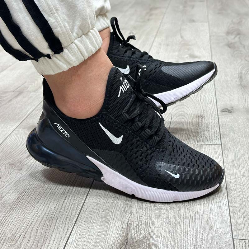 کفش و کتانی مردانه و زنانه مدل نایک NIKE AIR 270 رنگ مشکی و سفید کد 1388 کفش و کتانی مردانه و زنانه مدل نایک NIKE AIR 270 رنگ مشکی و سفید کد 1388