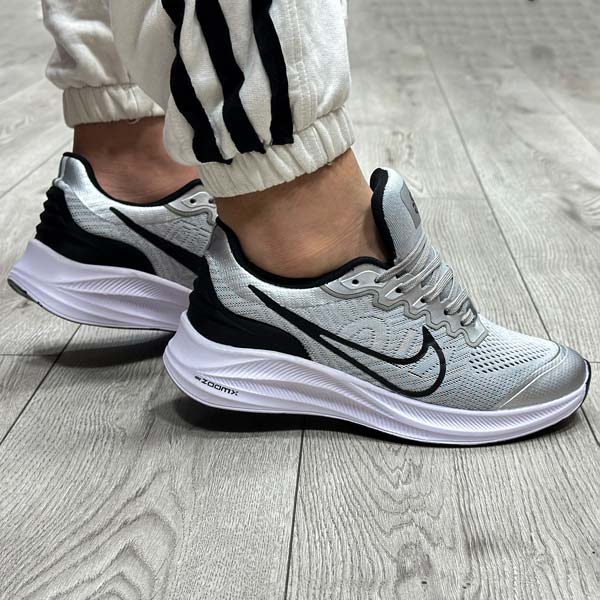 کفش و کتانی مردانه مدل نایک NIKE ZOOM رنگ طوسی کد 1395 کفش و کتانی مردانه مدل نایک NIKE ZOOM رنگ طوسی کد 1395