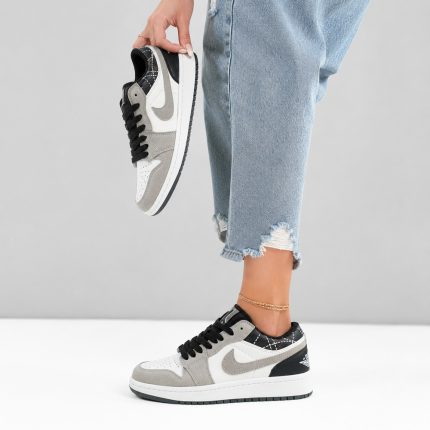 کتونی اسپرت زنانه مدل نایک جردن 1 Nike Jordan رنگ سفید طوسی کد 51465