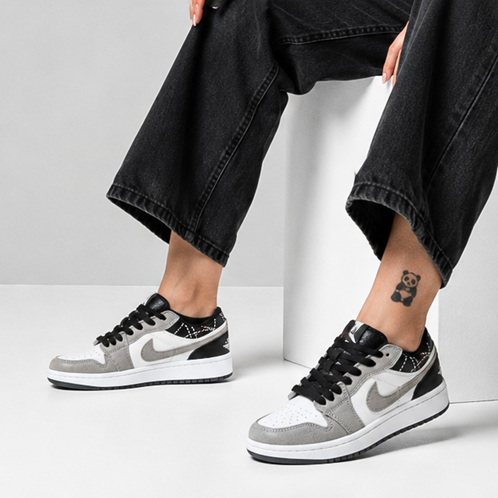 کتونی اسپرت زنانه مدل نایک جردن 1 Nike Jordan رنگ سفید طوسی کد 51465 کتونی اسپرت زنانه مدل نایک جردن 1 Nike Jordan رنگ سفید طوسی کد 51465